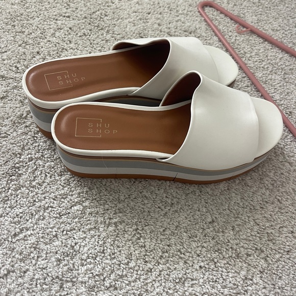 Shu shop boutique shoes - Picture 3 of 3